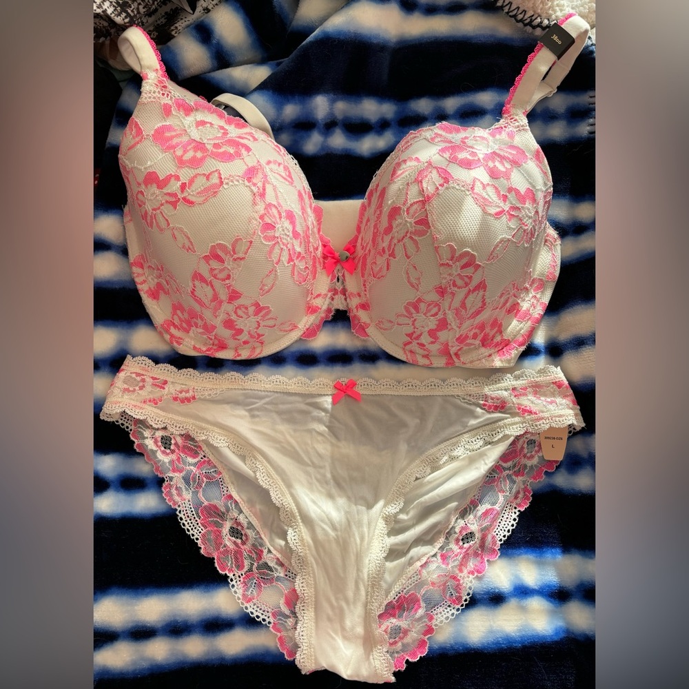 NEW Victoria's Secret Body By Victoria lined perfect coverage bra and panty 38dd